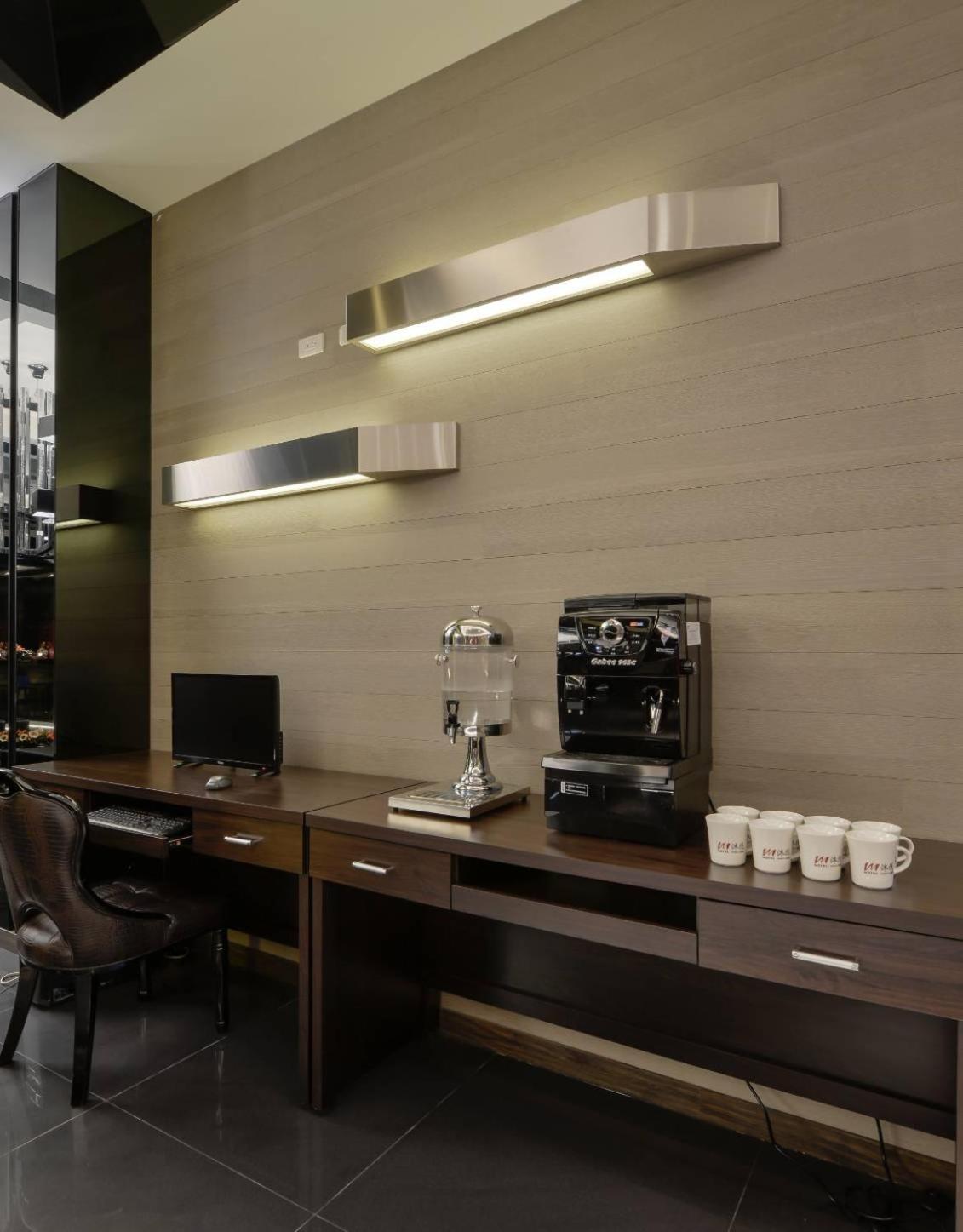 M Hotel كاوتون المظهر الخارجي الصورة