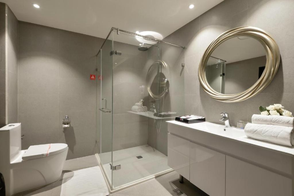 M Hotel كاوتون المظهر الخارجي الصورة