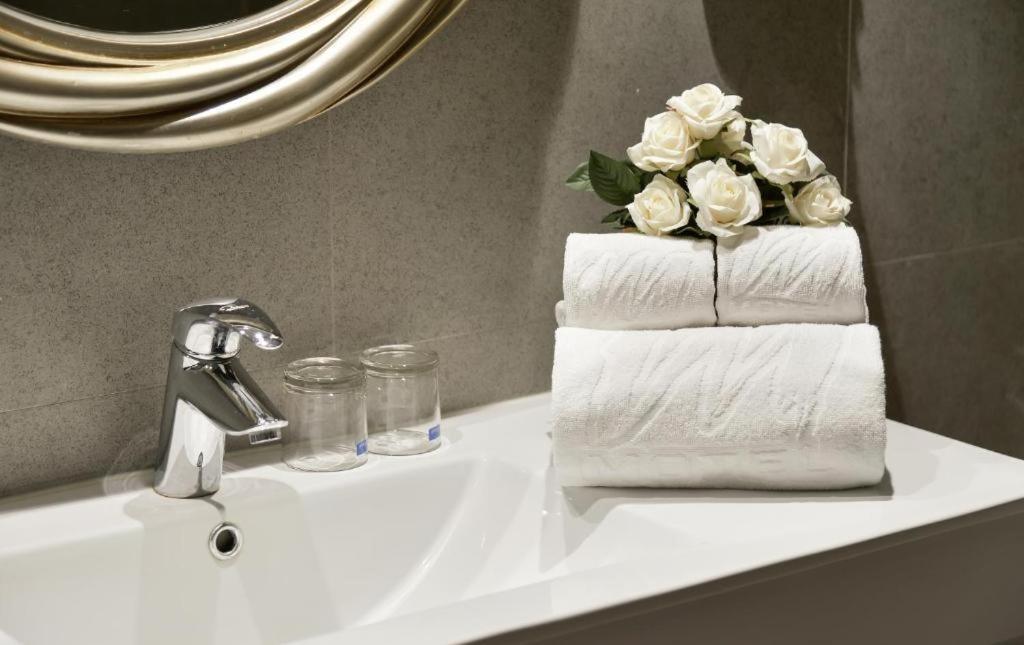 M Hotel كاوتون المظهر الخارجي الصورة